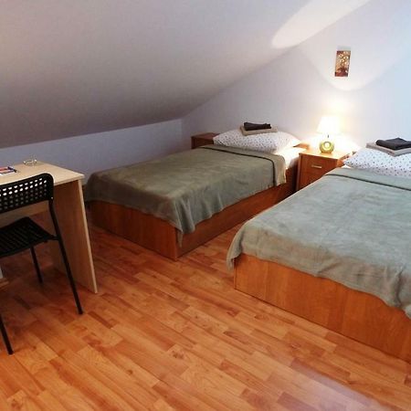Kuc kuc apartmani Karlovac Exterior foto