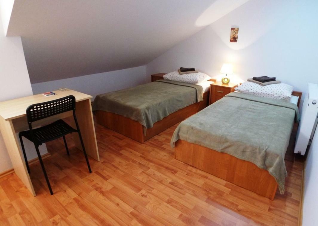 Kuc kuc apartmani Karlovac Exterior foto